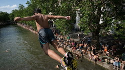 Popular city bans public alcohol amid heat wave as people take risks to cool down Newcastle Accountants
