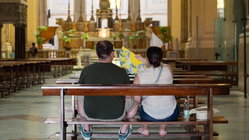 Tourist's church clothing hack leaves travelers sharply divided over sacred-site etiquette Newcastle Accountants